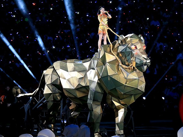 Roar! Penampilan Wow Katy Perry di Super Bowl XLIX