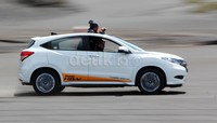 Bicara soal tenaga penggerak yang disediakan HR-V, terbilang cukup memuaskan. Dengan mengusung mesin 1.5 L SOHC i-VTEC yang mampu menyemburkan tenaga hingga 120 PS di 6.600 rpm dan torsi mencapai 145 Nm. Dan mesin 1.8 L SOHC i-VTEC yang mampu menyemburkan tenaga hingga 139 PS dan torsi mencapai 169 Nm.