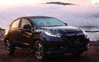 Kemewahan dalam kabin HR-V juga bakal menjadi ancaman buat SUV pabrikan lainnya. Karena kemewahan serta kenyamanan juga menjadi senjata utama HR-V, dan HR-V berhasil memadukan mobil SUV bergaya Coupe yang bernuansa Crossover siap melahap segala medan.