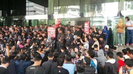 Penuhi Panggilan Bareskrim, BW Siap Jika Harus Ditahan
