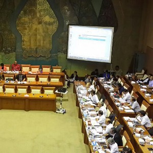 DPR Desak Turunkan Harga Solar, Menteri ESDM Bergeming
