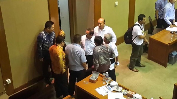 DPR Desak Pemerintah Turunkan Harga Solar Jadi Rp 6.000/Liter