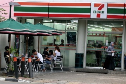 Minimarket Dilarang Jual Bir, 7-Eleven Habiskan Stok Lama