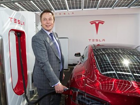 Saat Muda, Elon Musk Sudah Jadi Pecinta Mobil Super