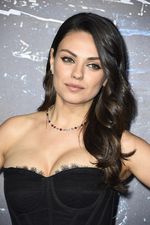 Mila Kunis Makin Seksi Pasca Melahirkan