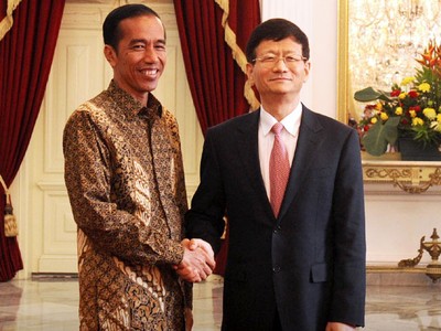 Jokowi Terima Perwakilan RRT di Istana Negara