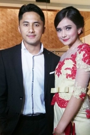 Sonya Ambil Hati Anak Hengky Kurniawan dengan Hadiah dan Ciuman Hangat