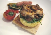 Sebelum acara dimulai, peserta dapat menikmati sarapan seperti menu Spinach & Mushroom Scramble.