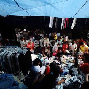Awas! Pakai Baju Bekas Impor Bisa Tertular HIV