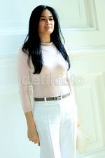 Hot Grandma! Donna Harun Tetap Wow di Usia 46 Tahun