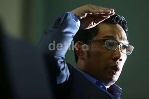 Ridwan Kamil Gandeng Bagir Manan untuk Seret Pencuri Air ke Jalur Hukum
