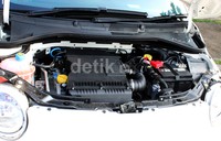 Mobil mungil dari Italia ini menggendong mesin 1.4L Multi-Air. Mesin ini memang digunakan pada semua tipe Fiat 500. Mesin itu memiliki tenaga 100 daya kuda pada 6.000 RPM dengan torsi 131 Nm pada 4.350 RPM.