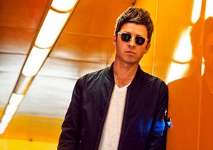 Noel Gallagher: Saya Lebih Memilih Minum Bensin Daripada Mendengarkan Alex Turner