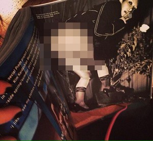 Beredar, Foto Kim Kardashian Pamer Bokong dan Merokok