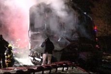Kereta Komuter Tabrak Mobil di New York, 6 Orang Tewas
