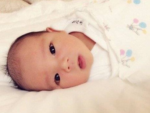  Baru  Lahir  Anak  Laki  laki  Aktris Korea Joo Ah Min Ini 