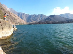 Beda! Mancing di Danau Segara Anak, Rinjani