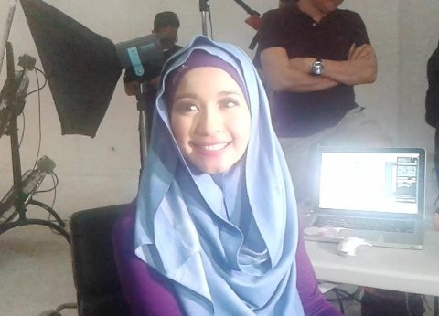 Teteskan Air Mata, Laudya Cynthia Bella Ungkap Beratnya Putuskan Berjihab