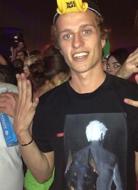 Ancam Bunuh Pramugari, Adik Paris Hilton Dipolisikan