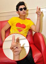 Aliando Syarief Ikut Tren Batu Akik