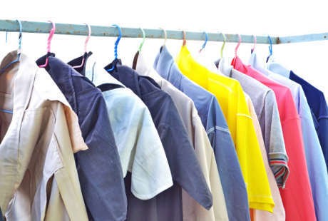 Kemenkes Pastikan HIV Tidak Menular Melalui Pakaian Bekas