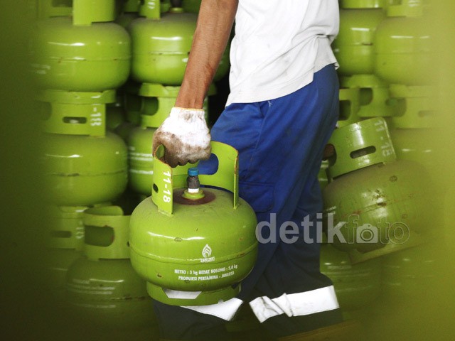 Pertamina Dukung Beli Elpiji Melon Harus Tunjukkan Kartu Sakti Jokowi