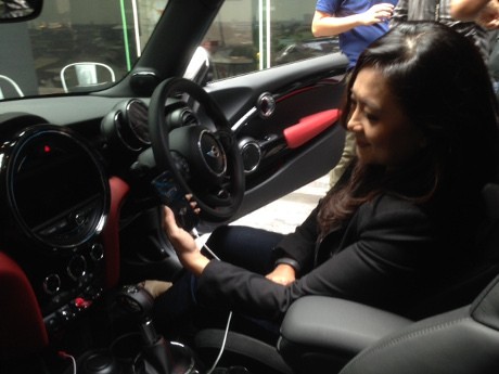 Mengenal Lebih Dekat Fitur MINI Connected