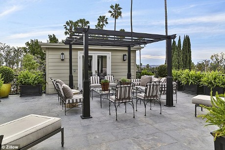 Ini Rumah Mewah Jeremy Renner yang Dijual Rp 59,5 M