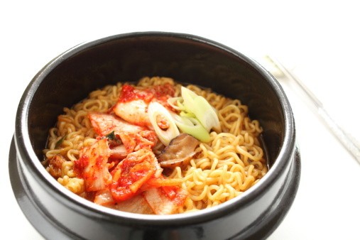 Mau Bikin Ramyeon Hangat dan Pedas a la Korea? Ini Dia Triknya!