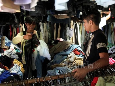 Pemerintah Akan Berantas Pakaian Impor Bekas