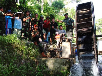 Korem 032/Wirabraja Bangun Pembangkit Listrik