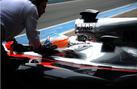 Catatan Waktu di Jerez Tak Bikin McLaren Risau