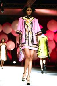 Sebastian Gunawan Moon Dance. Sebastian Gunawan Fashion Show 2015 at Hotel Mulia. Senyan. Jakarta. [Foto: Mohammad Abduh/Wolipop]