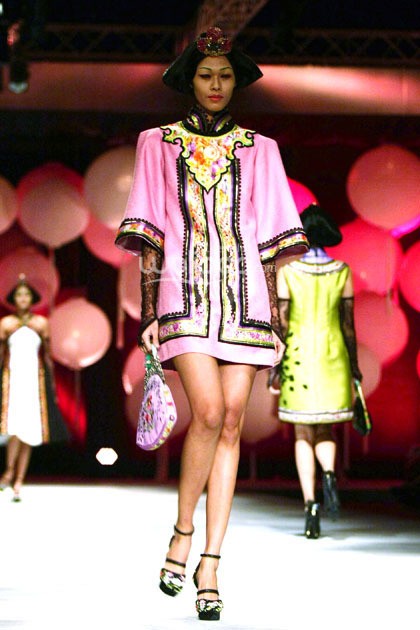 Sebastian Gunawan Moon Dance. Sebastian Gunawan Fashion Show 2015 at Hotel Mulia. Senyan. Jakarta. [Foto: Mohammad Abduh/Wolipop]