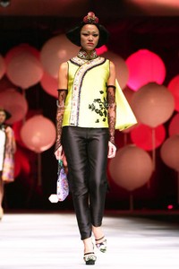 Sebastian Gunawan Moon Dance. Sebastian Gunawan Fashion Show 2015 at Hotel Mulia. Senyan. Jakarta. [Foto: Mohammad Abduh/Wolipop]