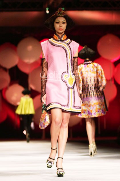 Sebastian Gunawan Moon Dance. Sebastian Gunawan Fashion Show 2015 at Hotel Mulia. Senyan. Jakarta. [Foto: Mohammad Abduh/Wolipop]