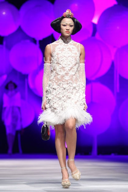 Sebastian Gunawan Moon Dance. Sebastian Gunawan Fashion Show 2015 at Hotel Mulia. Senyan. Jakarta. [Foto: Mohammad Abduh/Wolipop]