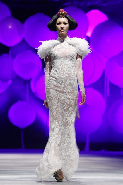 Sebastian Gunawan Moon Dance. Sebastian Gunawan Fashion Show 2015 at Hotel Mulia. Senyan. Jakarta. [Foto: Mohammad Abduh/Wolipop]