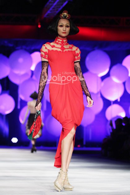 Sebastian Gunawan Moon Dance. Sebastian Gunawan Fashion Show 2015 at Hotel Mulia. Senyan. Jakarta. [Foto: Mohammad Abduh/Wolipop]