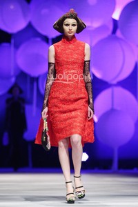 Sebastian Gunawan Moon Dance. Sebastian Gunawan Fashion Show 2015 at Hotel Mulia. Senyan. Jakarta. [Foto: Mohammad Abduh/Wolipop]