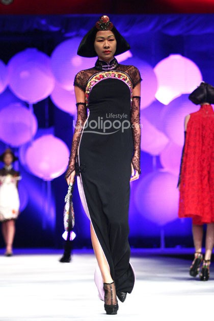 Sebastian Gunawan Moon Dance. Sebastian Gunawan Fashion Show 2015 at Hotel Mulia. Senyan. Jakarta. [Foto: Mohammad Abduh/Wolipop]