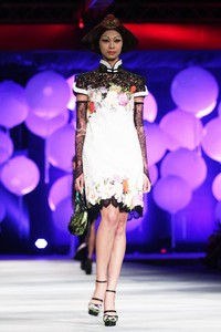 Sebastian Gunawan Moon Dance. Sebastian Gunawan Fashion Show 2015 at Hotel Mulia. Senyan. Jakarta. [Foto: Mohammad Abduh/Wolipop]