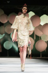 Sebastian Gunawan Moon Dance. Sebastian Gunawan Fashion Show 2015 at Hotel Mulia. Senyan. Jakarta. [Foto: Mohammad Abduh/Wolipop]