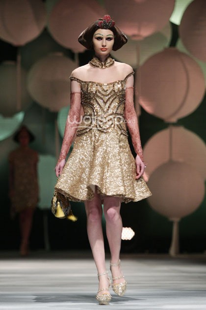 Sebastian Gunawan Moon Dance. Sebastian Gunawan Fashion Show 2015 at Hotel Mulia. Senyan. Jakarta. [Foto: Mohammad Abduh/Wolipop]