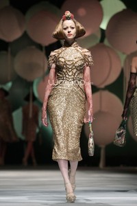 Sebastian Gunawan Moon Dance. Sebastian Gunawan Fashion Show 2015 at Hotel Mulia. Senyan. Jakarta. [Foto: Mohammad Abduh/Wolipop]