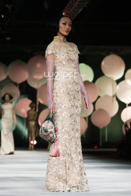 Sebastian Gunawan Moon Dance. Sebastian Gunawan Fashion Show 2015 at Hotel Mulia. Senyan. Jakarta. [Foto: Mohammad Abduh/Wolipop]