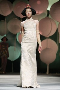 Sebastian Gunawan Moon Dance. Sebastian Gunawan Fashion Show 2015 at Hotel Mulia. Senyan. Jakarta. [Foto: Mohammad Abduh/Wolipop]