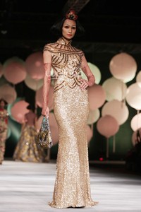 Sebastian Gunawan Moon Dance. Sebastian Gunawan Fashion Show 2015 at Hotel Mulia. Senyan. Jakarta. [Foto: Mohammad Abduh/Wolipop]