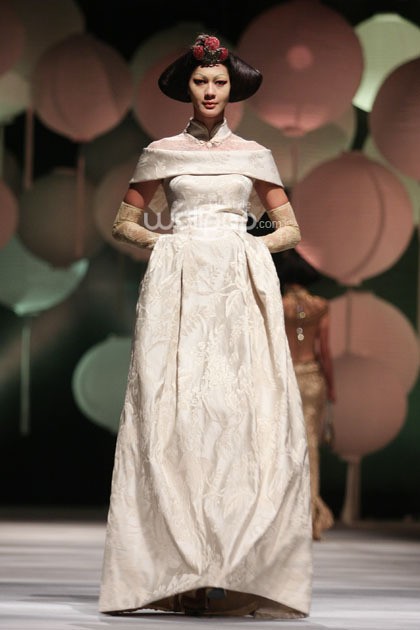 Sebastian Gunawan Moon Dance. Sebastian Gunawan Fashion Show 2015 at Hotel Mulia. Senyan. Jakarta. [Foto: Mohammad Abduh/Wolipop]