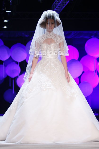 Sebastian Gunawan Moon Dance. Sebastian Gunawan Fashion Show 2015 at Hotel Mulia. Senyan. Jakarta. [Foto: Mohammad Abduh/Wolipop]